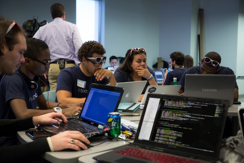CS50xMiami-GroupCoding_lg CS50xMiami-GroupCoding_lg