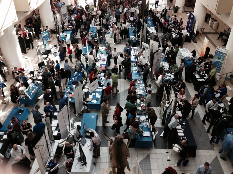 Crowd in exhibit area(8) Crowd in exhibit area(8)